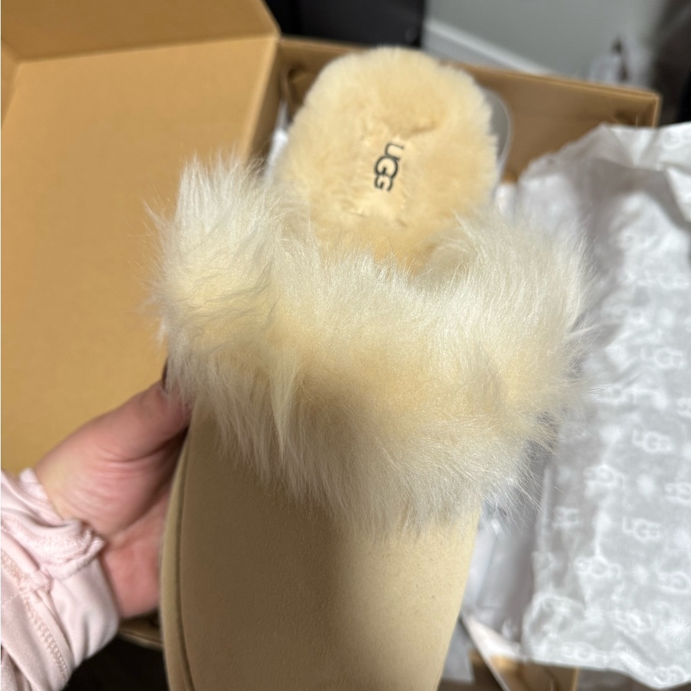 UGG Disquette Chalet Slippers Size 11 Sand Platform Fur New in Box - Picture 2 of 4